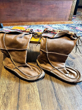 Durango Brown Leather Moccasin Boots US 9 women’s